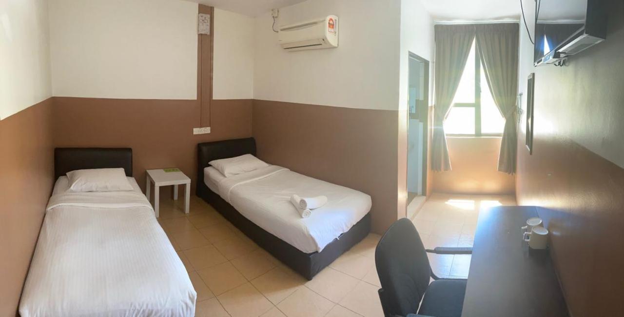 Lih Pin Hotel *
